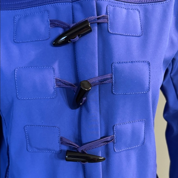 LIKE NEW. Lululemon Paddington Softshell
Pigment Blue - Picture 14 of 15